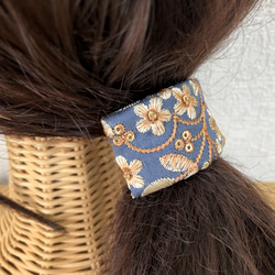 刺繍リボンの髪飾り オリエンタルボタニカル ブルーグレー 5枚目の画像