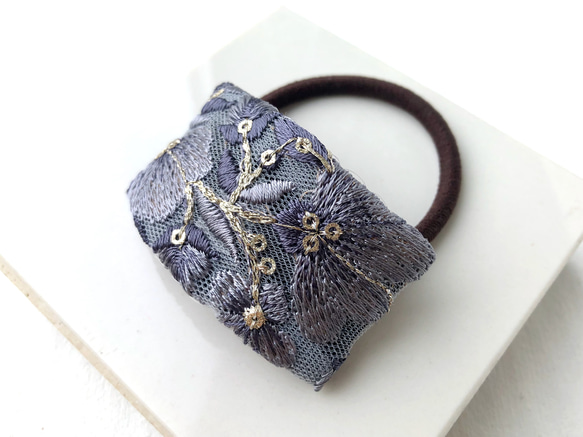 刺繍リボンの髪飾り ボタニカル ブルーグレー 3枚目の画像