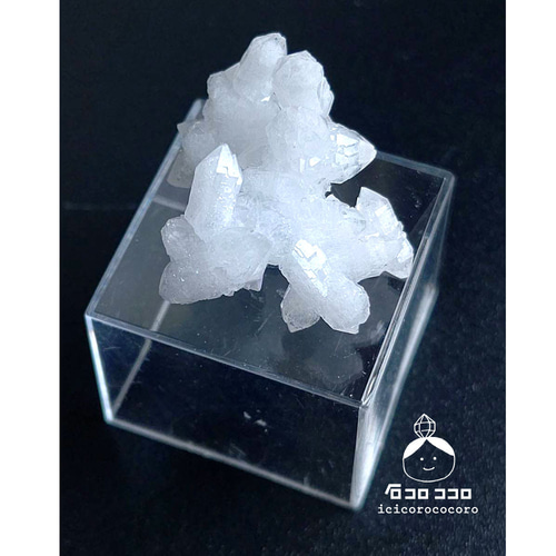 モロッコ産　かなり大きめ原石ジォード水晶　ルース　置物　オブジェ　クリスタル 国内送料無料》【1点もの】モロッコの砂漠から！ジオードで生まれた