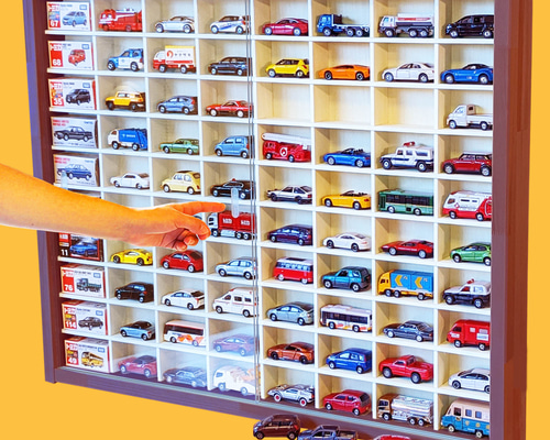 【ミニカーケース】1/64スケール ミニカー80台収納可能ケース アクリル障子付 ミニカー収納ケース 80台 ディスプレイ 1/64 アクリル障子付
