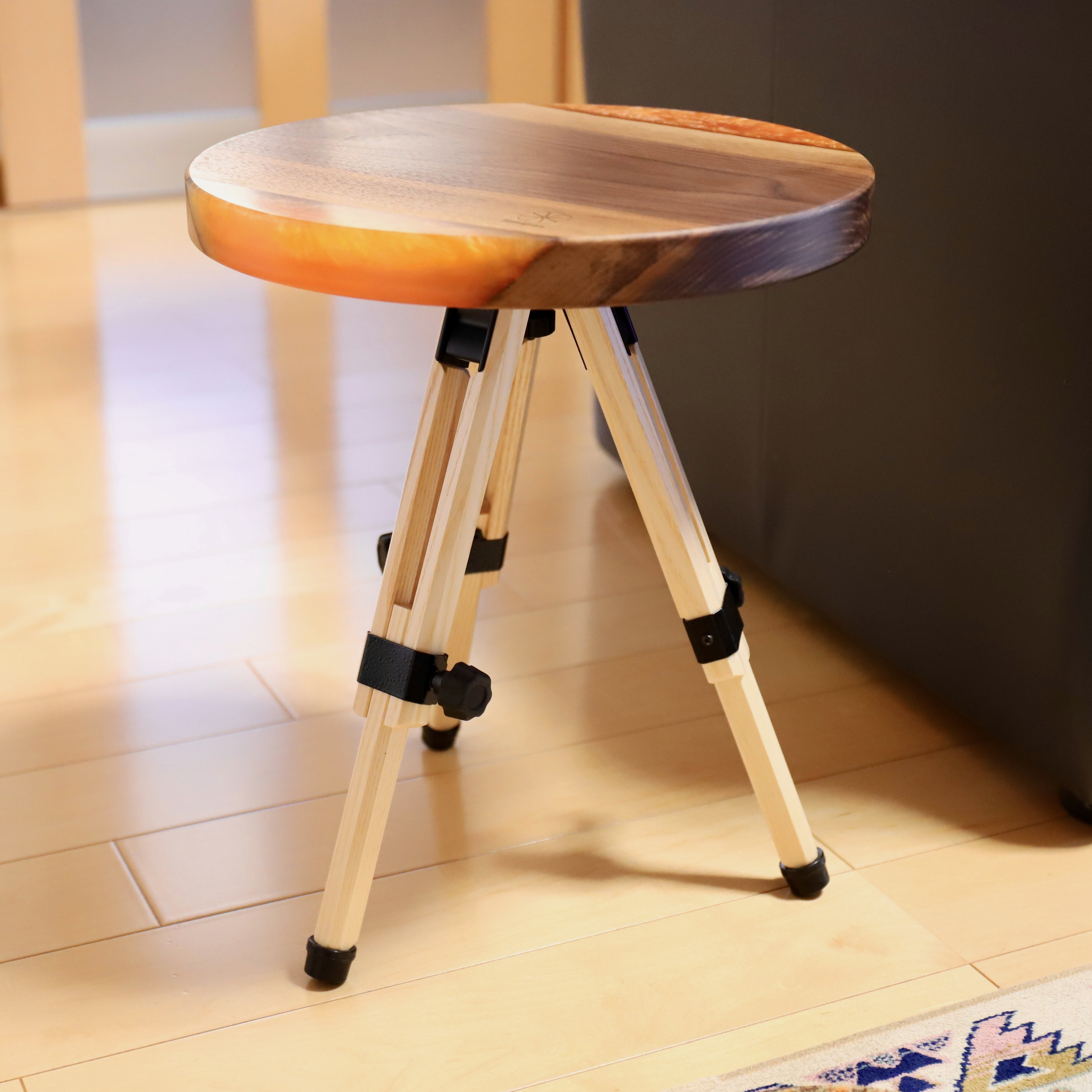 レジンサイドテーブル 屋久杉 四つ葉のクローバー 【公式通販】