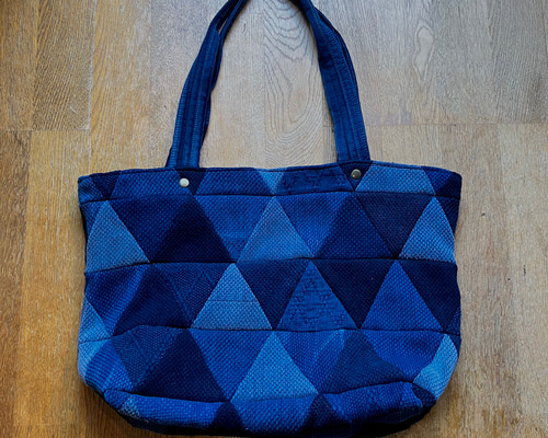 剣道着のトートバック(A4サイズ)パッチワーク柄 A4対応】ビンテージ 藍染 刺し子 剣道着 リメイク トライアングル