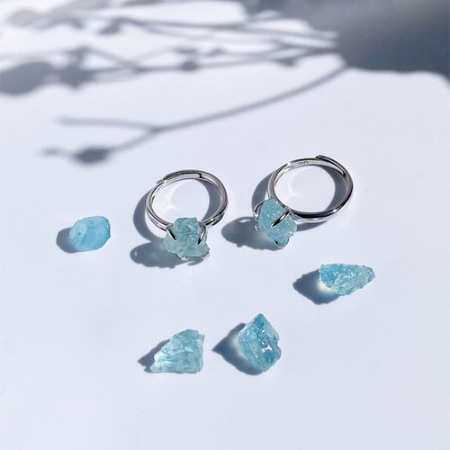 ブルーアクアマリン原石の指輪 リング SV925 フリーサイズ