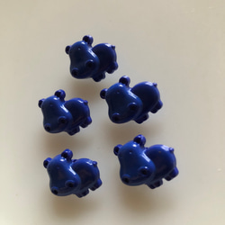 アンティーク ボタン 5個　ビンテージ 昭和 レトロ 個性的 ハンドメイド素材 日本製 ポップ アクセ カバ　青　ブルー 2枚目の画像