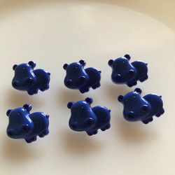 アンティーク ボタン 6個　ビンテージ 昭和 レトロ 個性的 ハンドメイド素材 日本製 ポップ アクセ　カバ　青　ブルー 1枚目の画像