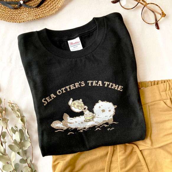 【６月初旬発送】Otter's Tea Time Tシャツ（ブラック）｜ラッコ〔動物シリーズ〕 3枚目の画像