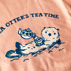 【８月下旬発送】Otter's Tea Time Tシャツ（ピンク）｜ラッコ〔動物シリーズ〕 6枚目の画像