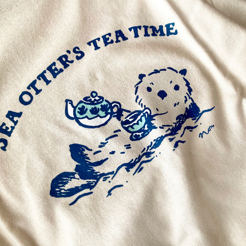 9月下旬発送】Otter's Tea Time Tシャツ（ミルクティ）｜ラッコ〔動物