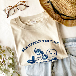 【６月初旬発送】Otter's Tea Time Tシャツ（ミルクティ）｜ラッコ〔動物シリーズ〕 1枚目の画像