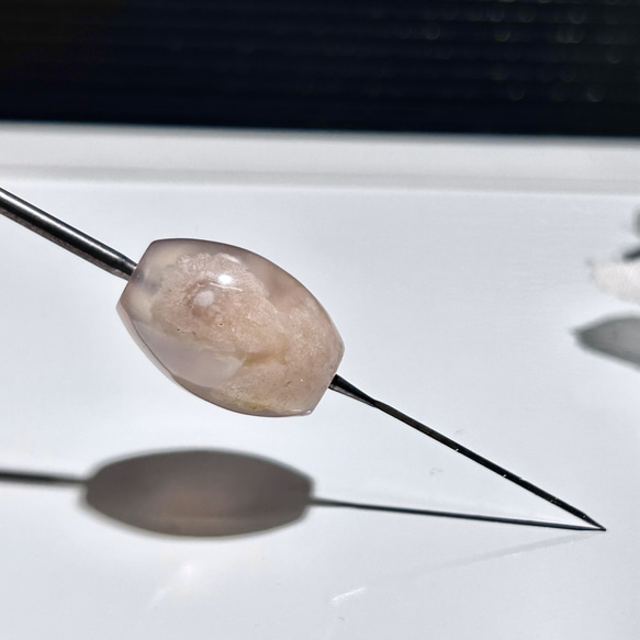 高品質 桜瑪瑙（さくらめのう） 天珠　１個 【再販 13】 高品質天然石　 2枚目の画像