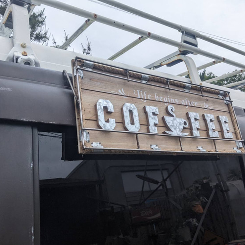 CAFEキッチンカー おしゃれな壁掛け看板① キッチンカーカフェ 移動