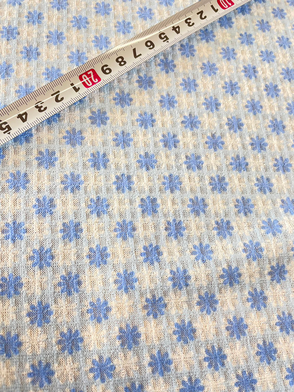 日本製ニット生地  花柄　ブルー 2枚目の画像