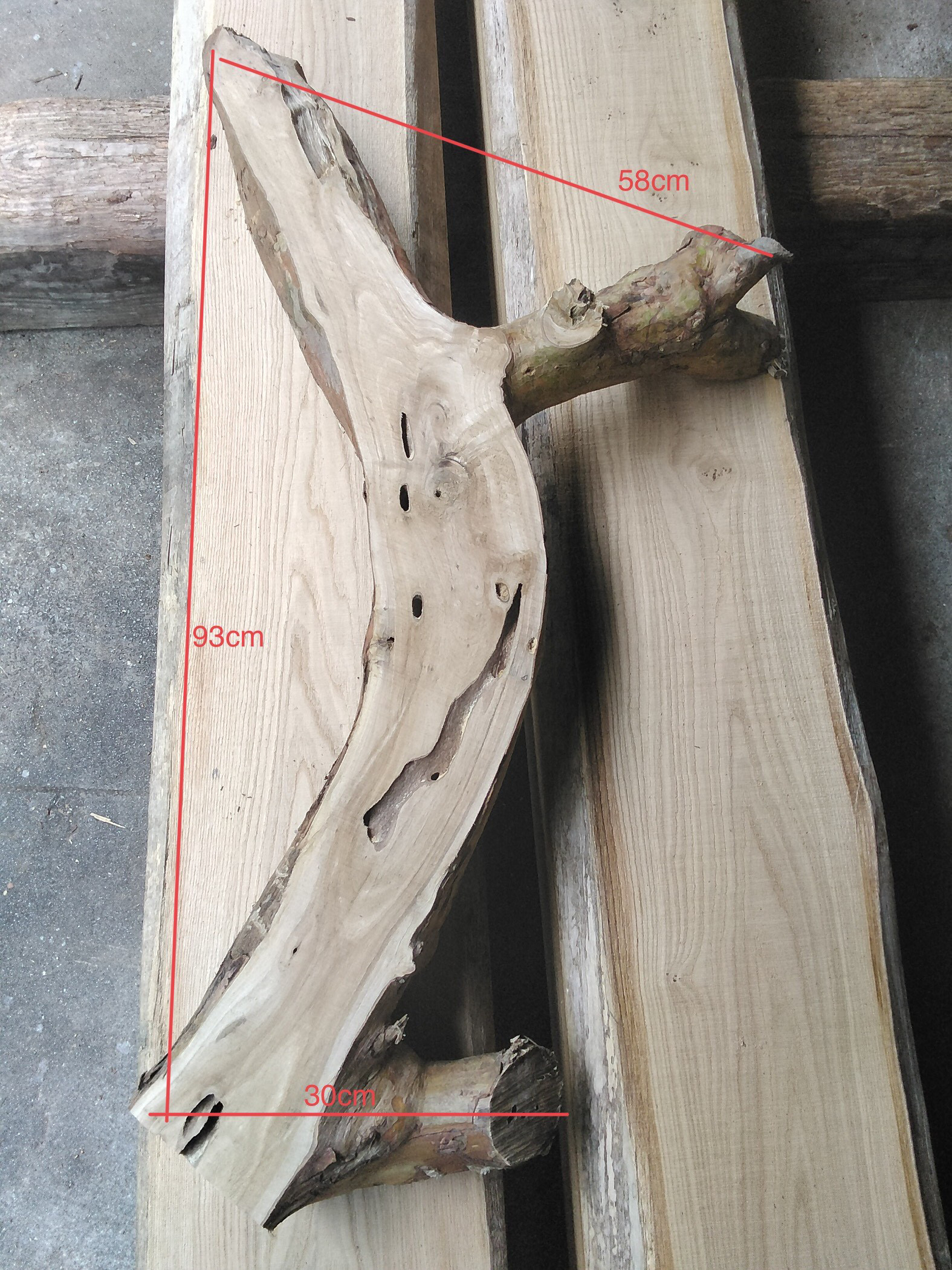 飾り物台　素材