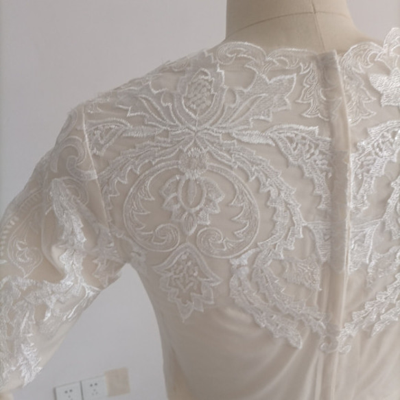 送料無料！パーティードレス ホワイト ベアトップ  魅惑の花レースウエディングドレス  +可憐な花刺繍のトップ 4枚目の画像