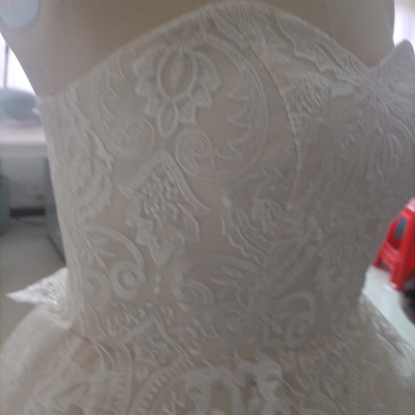 送料無料！パーティードレス ホワイト ベアトップ  魅惑の花レースウエディングドレス  +可憐な花刺繍のトップ 16枚目の画像
