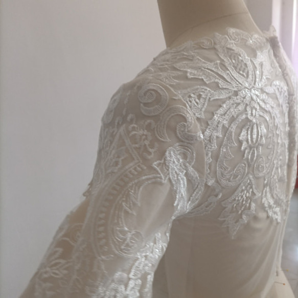 送料無料！パーティードレス ホワイト ベアトップ  魅惑の花レースウエディングドレス  +可憐な花刺繍のトップ 3枚目の画像
