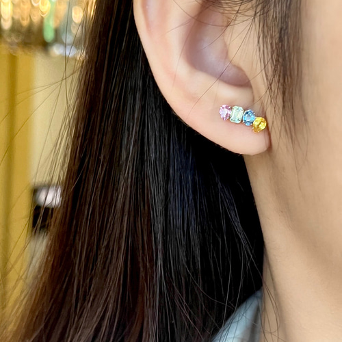 ファンシーカラーサファイア2wayピアスk18 ピアス（スタッド・一粒  