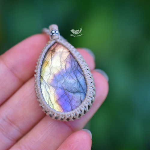 黄金と紫！☆パープルラブラドライト マクラメネックレス1084