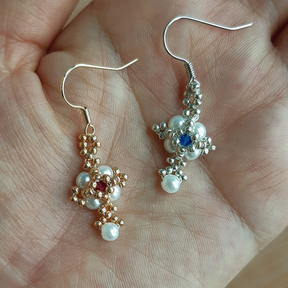 フックピアスイヤリングのペア ﻿揺れるピアス ビーズ 結晶  真珠 pearl beads Earrings 1枚目の画像