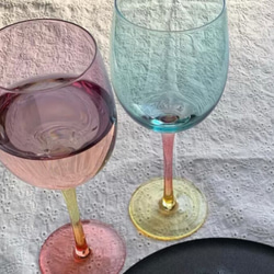 ペア♥カラー グラデーション ワイングラス 名入れ ✨ 彫刻 刻印 お名前 オリジナルグラス ギフト プレゼント お揃い 3枚目の画像