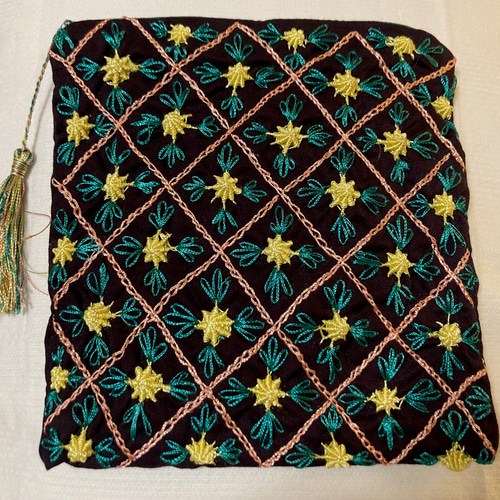 アフガニスタンの刺繍ポーチ ＜手作り＆フェアトレード＞ by Hasunat