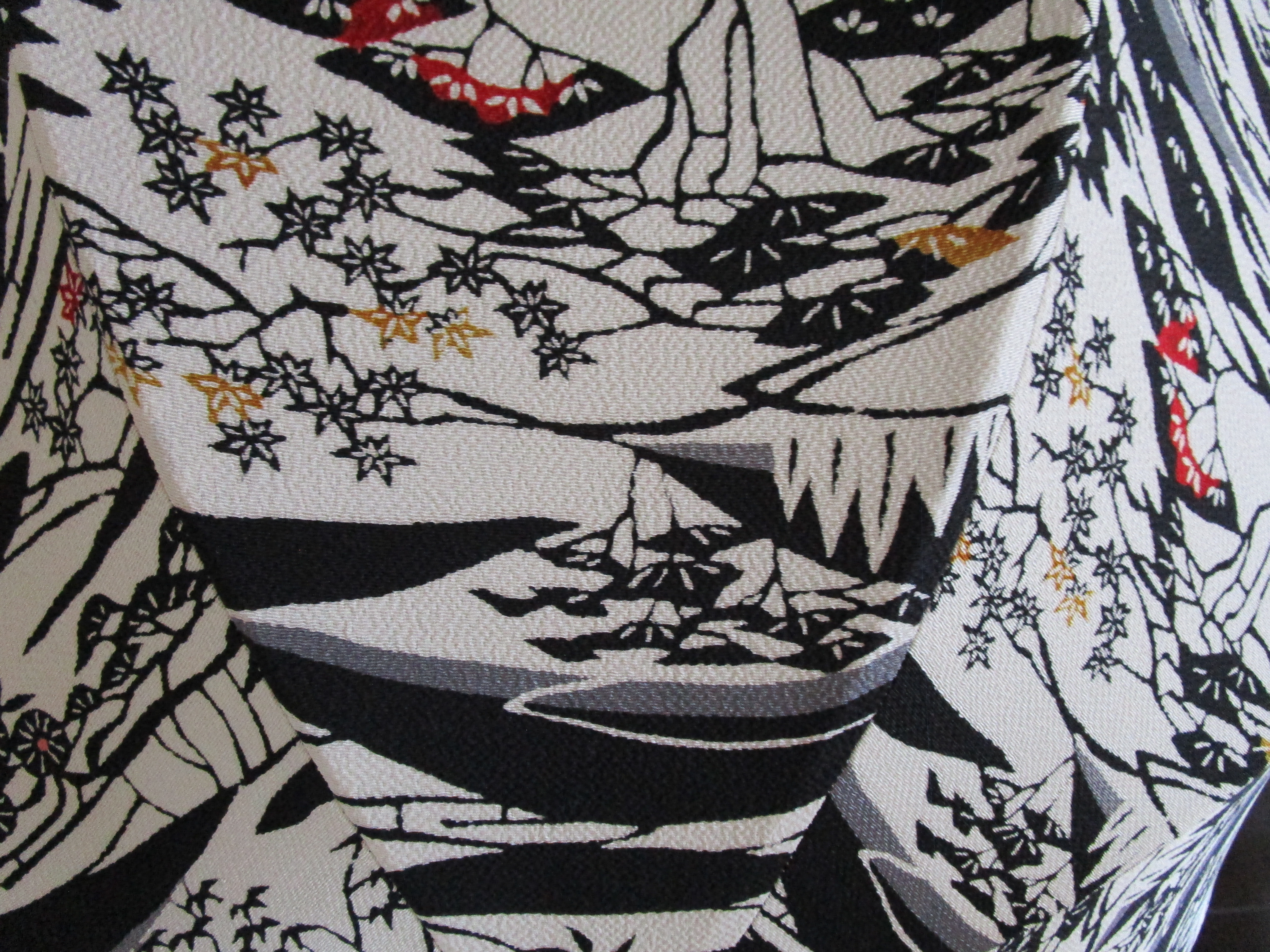 ちりめん生地の日傘（傘袋付き）