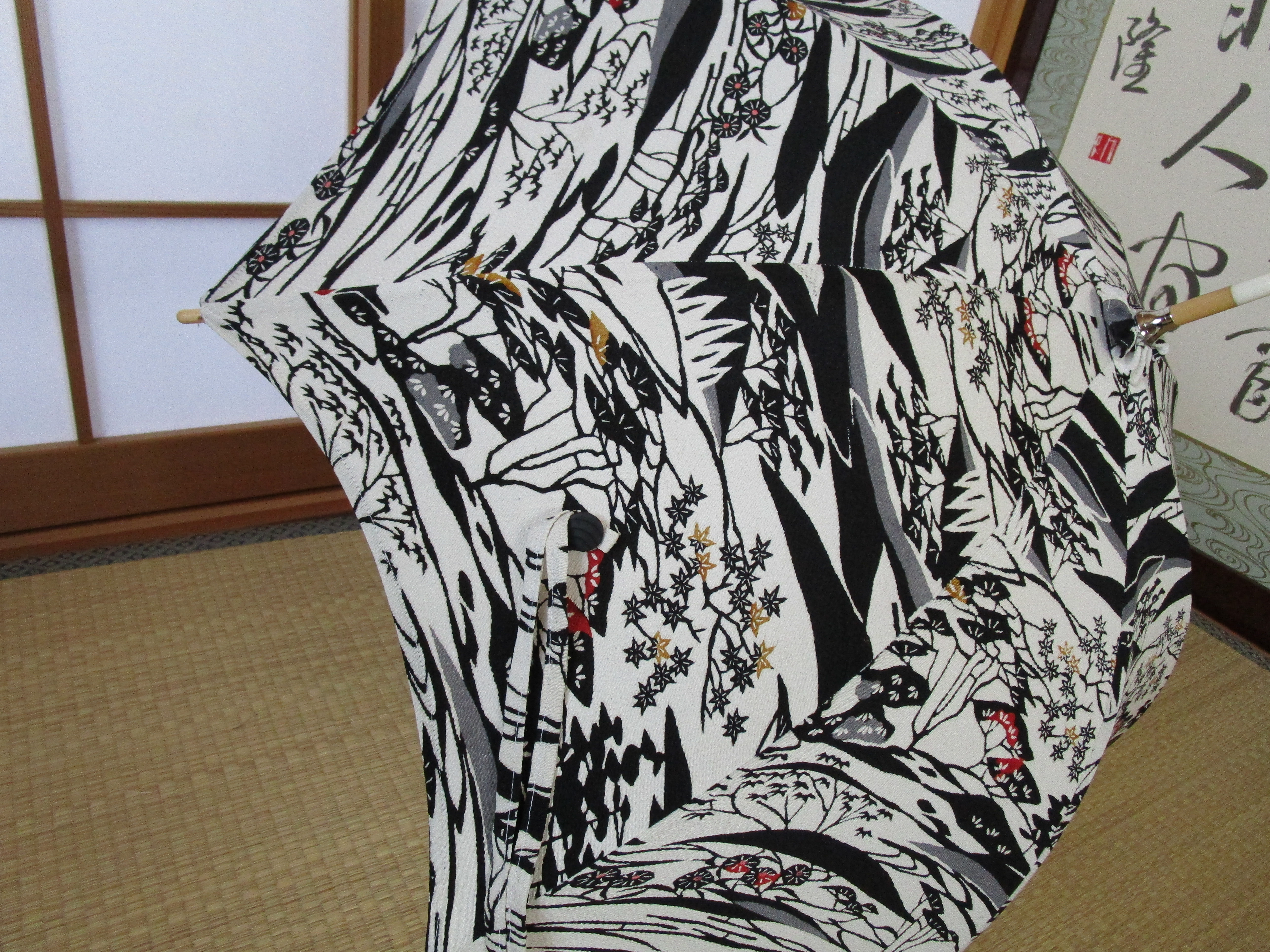 ちりめん生地の日傘（傘袋付き）