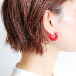 梭織花邊和珠子耳環 Hoop Juicy Red * 可換成耳環 第2張的照片