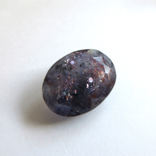 12.8×9.4mm美粒「ブラッドショットアイオライトサンストーン