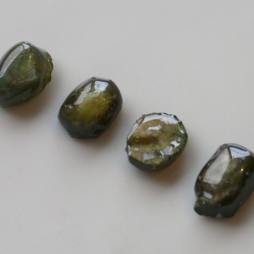33.9ct 天然石 ブラックスターサファイア 原石 4個セット