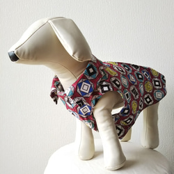 犬服・綿アフリカンプリント生地を使った小型犬サイズノースリーブシャツ 2枚目の画像