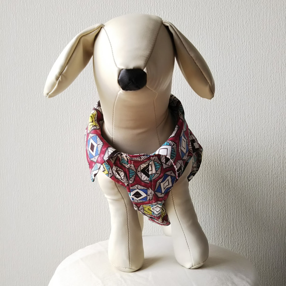 犬服・綿アフリカンプリント生地を使った小型犬サイズノースリーブシャツ 1枚目の画像