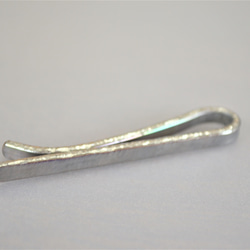 titanium tie bar・純チタンネクタイピン・荒し鎚目・光と若草 5枚目の画像