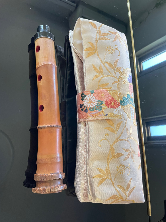 は自分にプチご褒美を 尺八袋 その他 ハンドメイド 帯リメイク 御所車と花々 2分割用 和楽器