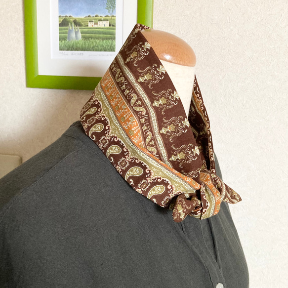 速乾性　春色スカーフ　　　　　　　　　　ペイズリー柄　(中古美品) 受注制作☆ブラウン系ペイズリー柄のネックスカーフ（ネッククーラーに