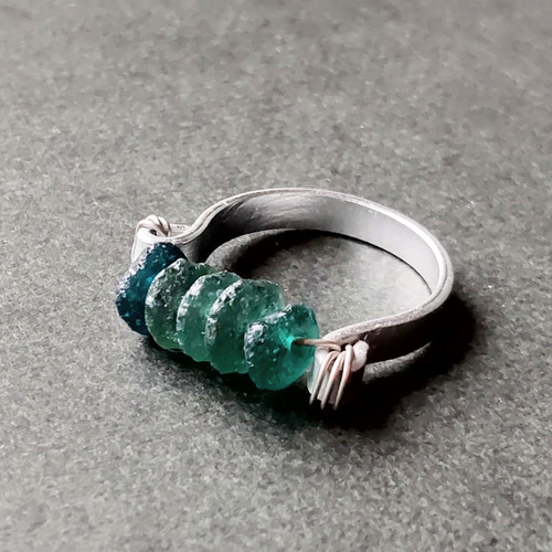 古代の神秘❢ローマングラス（銀化ガラス）の馬蹄型リング 指輪