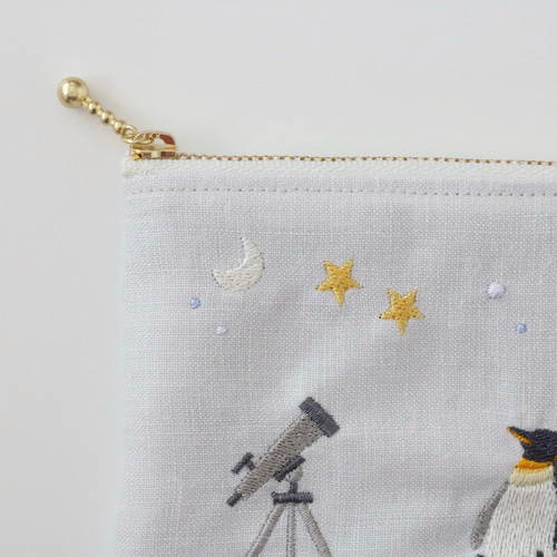 専用 ハンドメイド 刺繍 ペンギン ポーチ 海を泳ぐペンギン 刺繍ポーチ