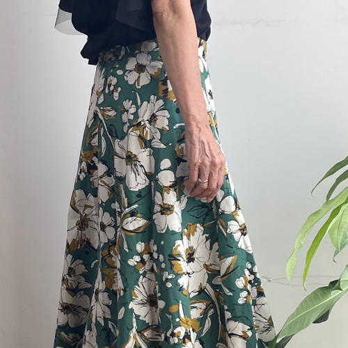 巻きスカート　グリーン　花柄　大人可愛い　フリーサイズ 巻きスカートグリーン花柄大人可愛いフリーサイズ