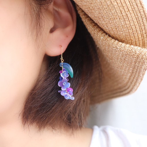 ラベンダーのピアス／イヤリング 花、ギフト ピアス（フック・チェーン 