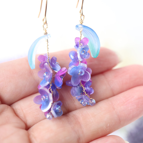 ラベンダーのピアス／イヤリング 花、ギフト ピアス（フック・チェーン 