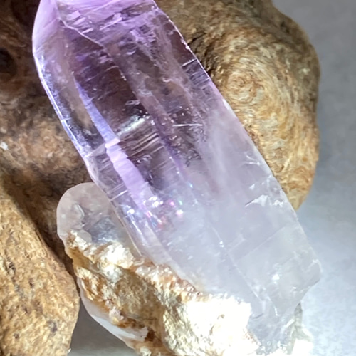 女神が宿る紫水晶✨レインボー ベラクルス アメジスト ラフストーン