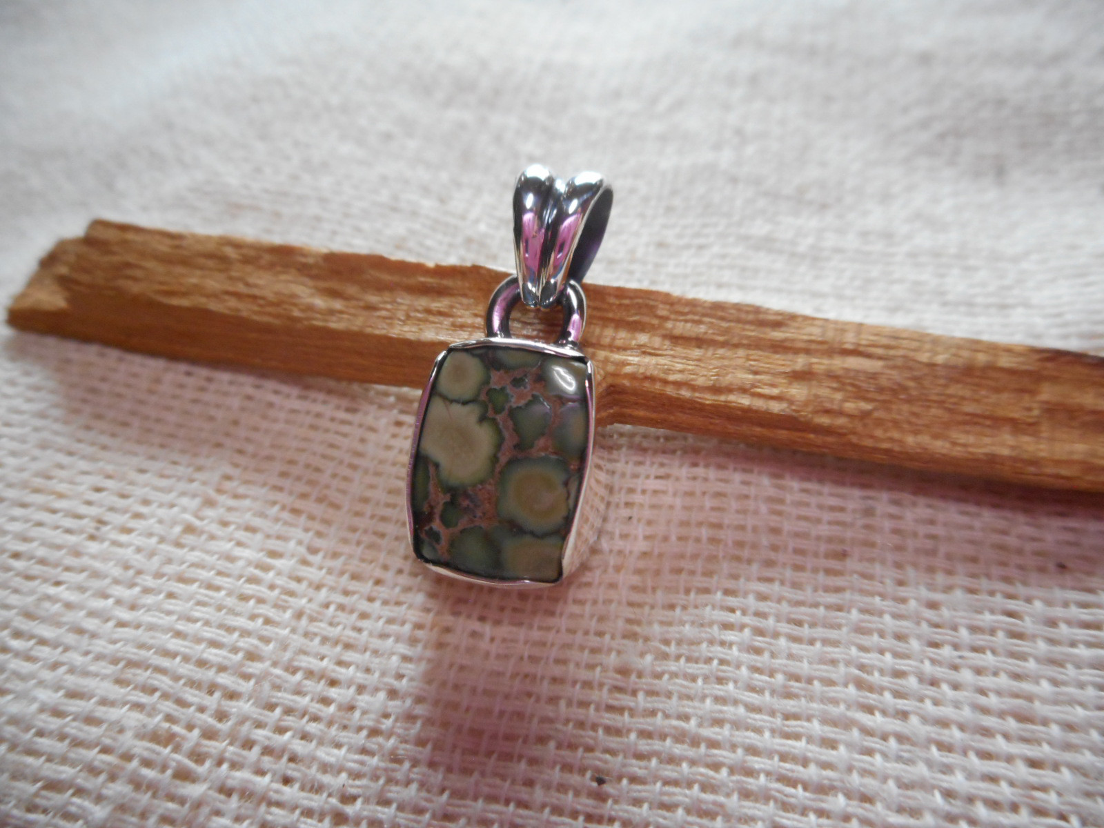 ダメイルターコイズ　ペンダント