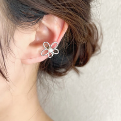 【JORIE】DRAWING FLOWER Ear cuff 2枚目の画像