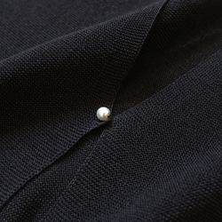 [輕鬆疊穿商品◎] WHOLEGARMENT 珍珠紐扣日本紙短馬甲 [黑色] 第13張的照片