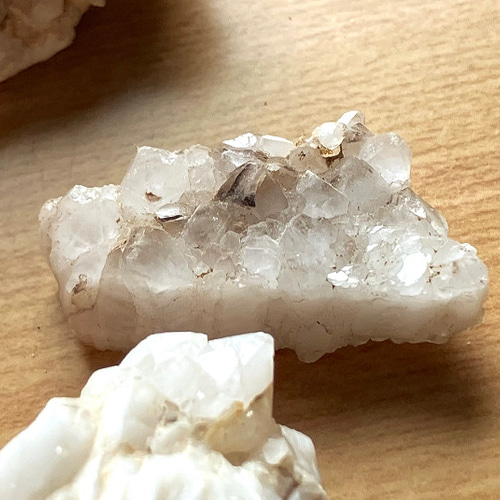 京都西京区産 水晶原石 4個セット 国産ナチュラル レア水晶 京都西京区産 水晶原石 4個セット 国産ナチュラル レア水晶