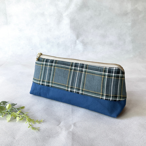 マチたっぷりのペンケース ファスナーポーチ 筆箱 チェック タータン