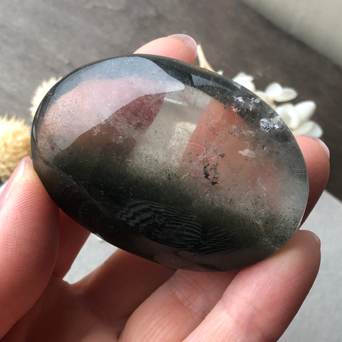 ガーデンクォーツ握り石☆瀧川神社にて浄化☆85g☆ハーフカラー