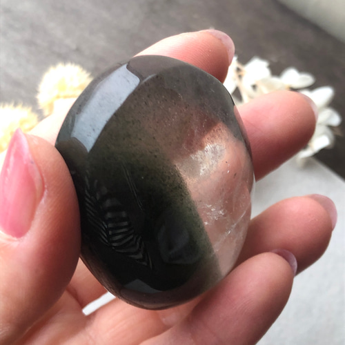 ガーデンクォーツ握り石☆瀧川神社にて浄化☆85g☆ハーフカラー