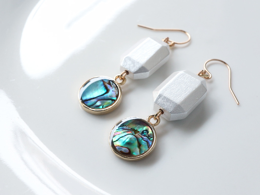 数量限定 一点物 アバロンとウッドビーズの夏ピアス（イヤリング）