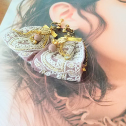 《新作・猛暑日応援Sale》インド刺繍リボンとチェーンのコラボレーション・揺れ感を楽しむオシャレなイヤリング 6枚目の画像
